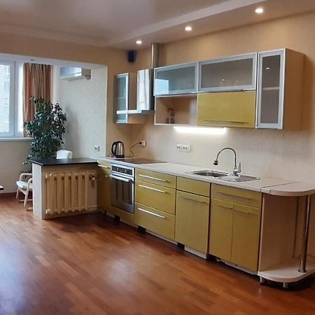 1/10 Вулиця Радунська Apartment Kiev Ngoại thất bức ảnh