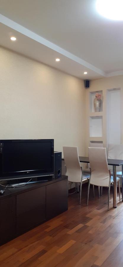 1/10 Вулиця Радунська Apartment Kiev Ngoại thất bức ảnh