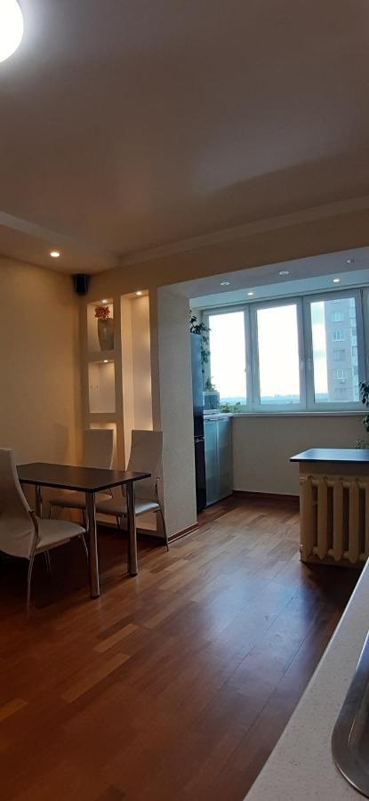 1/10 Вулиця Радунська Apartment Kiev Ngoại thất bức ảnh